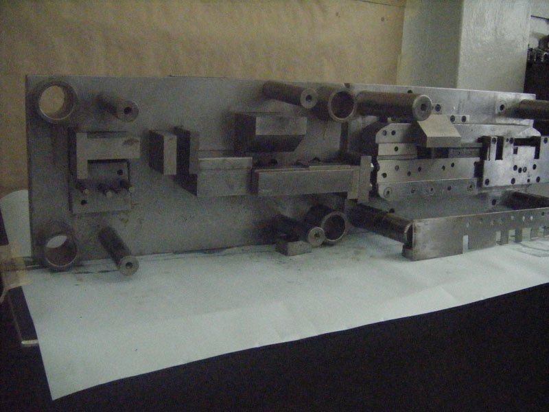 Detalle de estaciones de punzonado